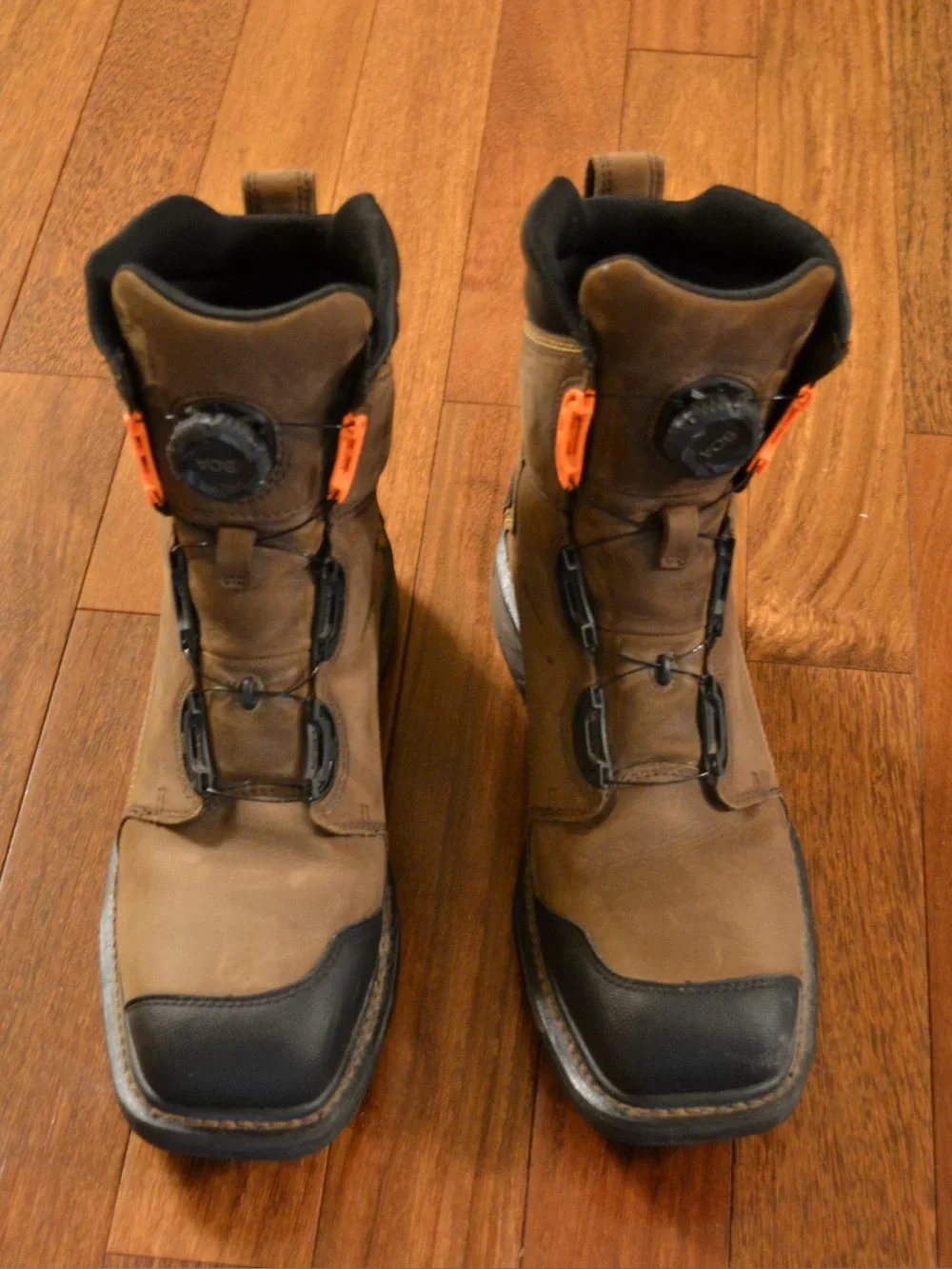 Ariat WartHog XT 8 BOA Carbon Toe Work Boots - Durable Waterproof Comfort Sz 10